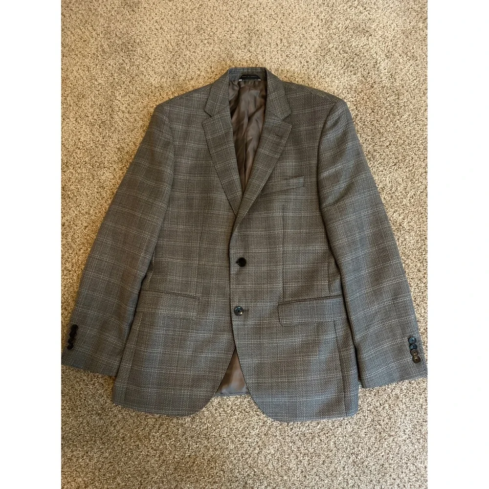 Hugo Boss Lanificio Tessa Biella Men Sport Coat 38R Grey Plaid Two Button Blazer